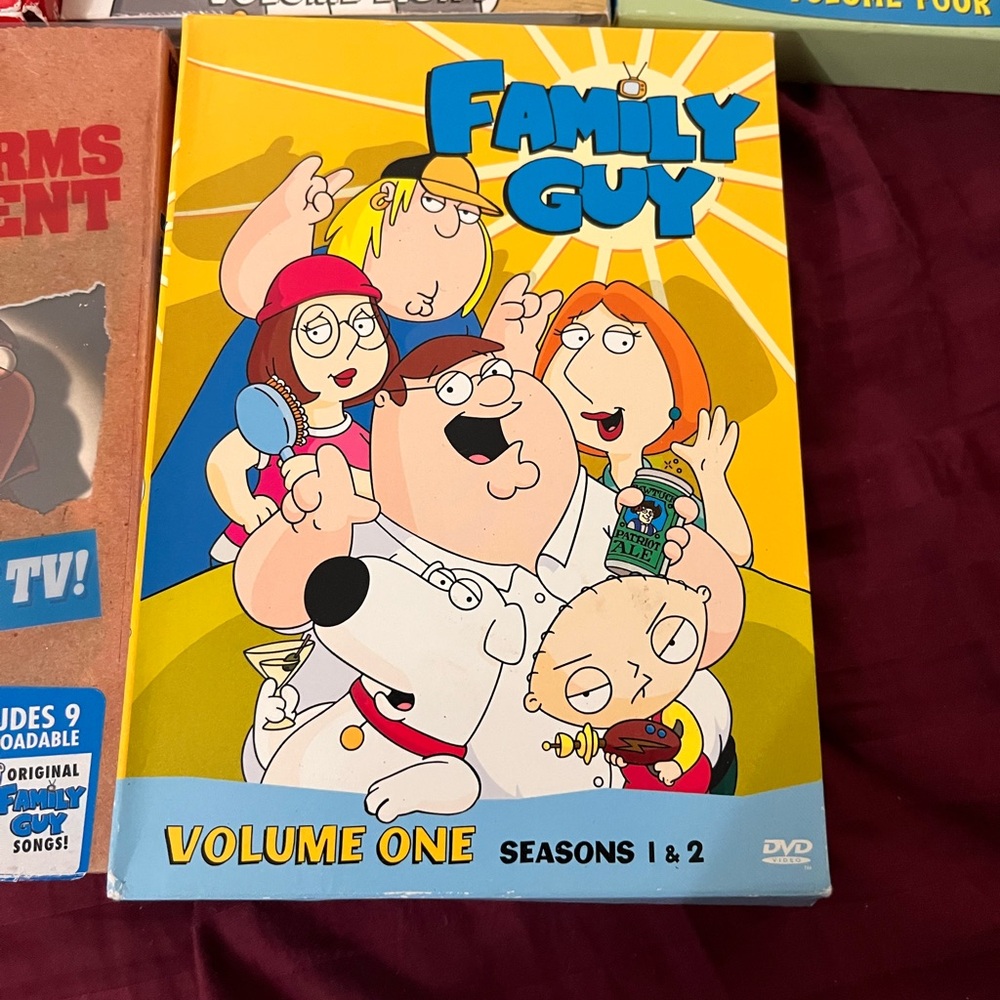 5-Piece Family Guy DVD Bundle - Vol 1, 4, 6, 8 & Partial Terms of Endearment - Picture 2 of 13